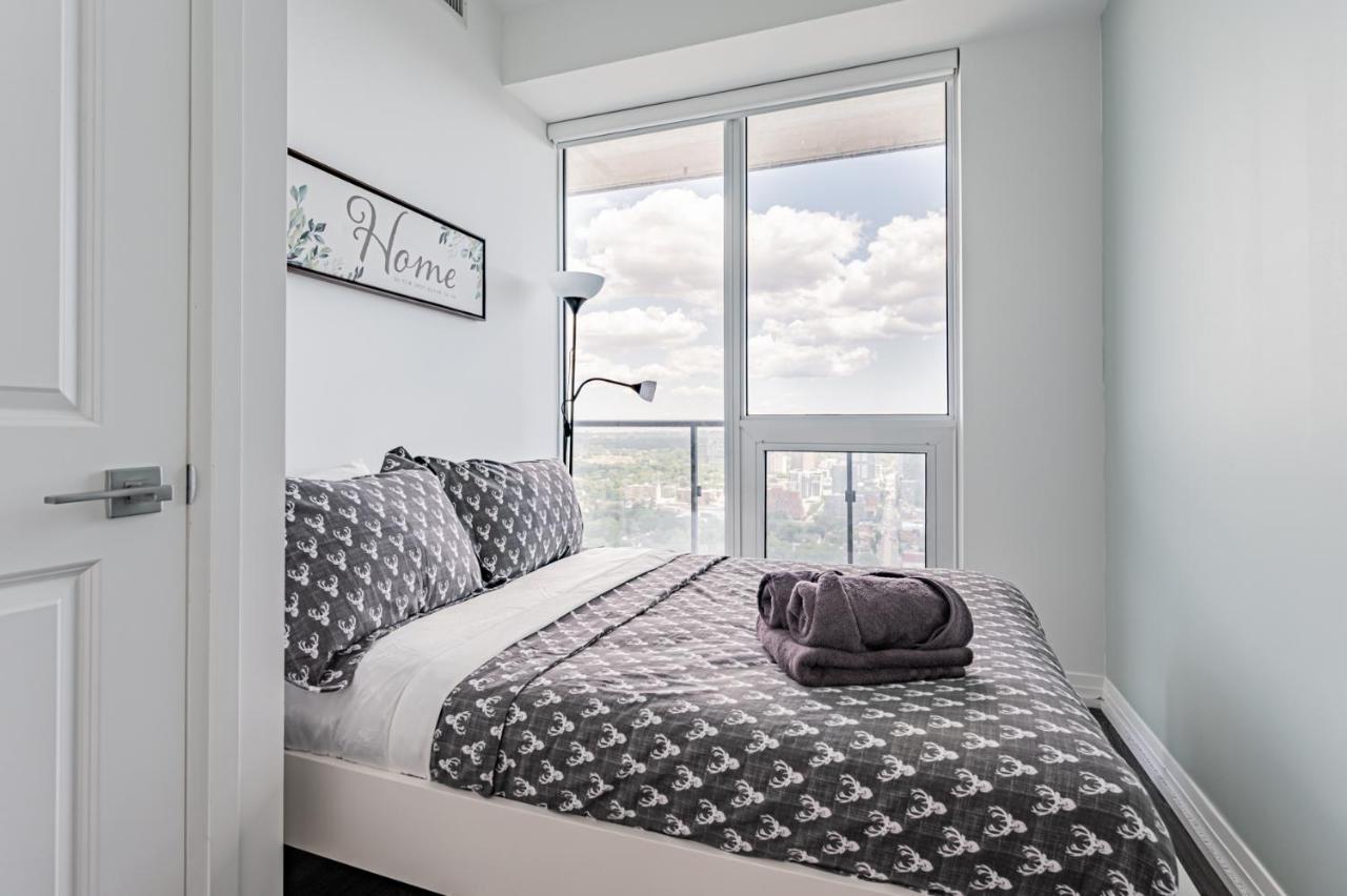 Luxury 2 Bedroom Condo High Floor Close To Eaton Center Toronto Eksteriør bilde
